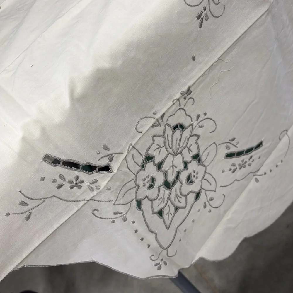 Elegant Cream Floral Tablecloth